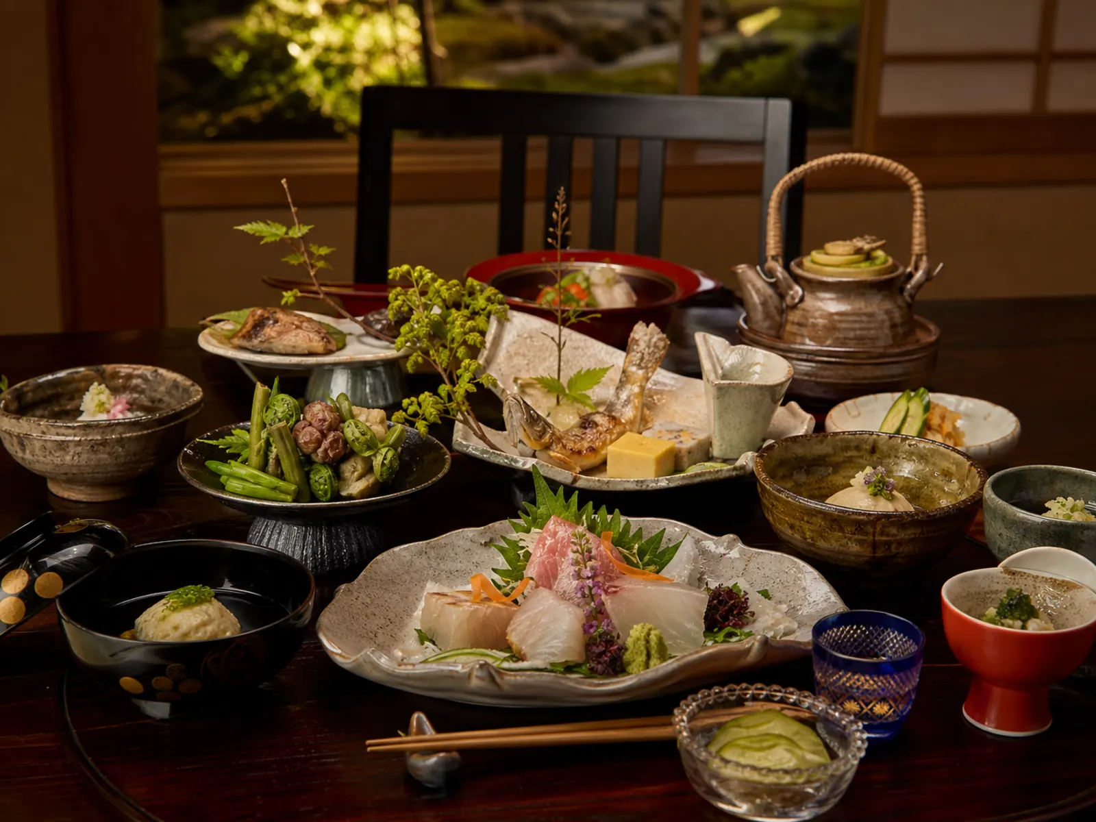 山の幸を使った月替わりの会席料理一式